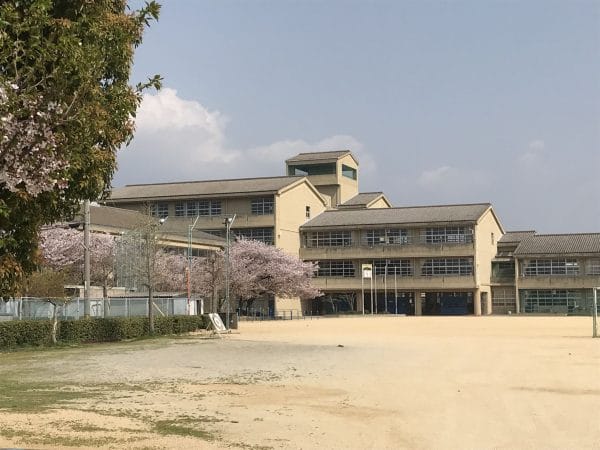 藍住東小学校