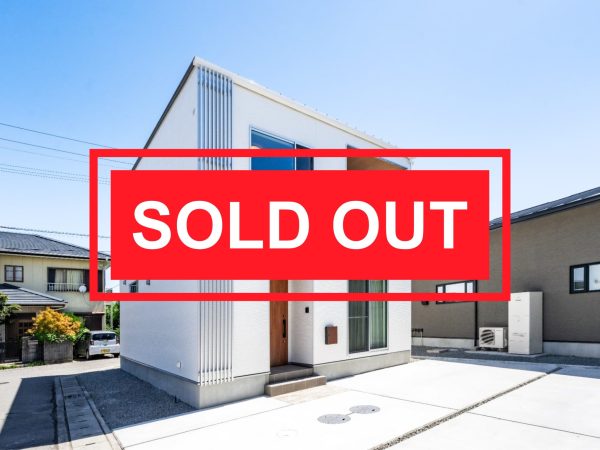 【成約済】北島北小まで徒歩3分♪角地で敷地ゆったりの4LDK新築住宅